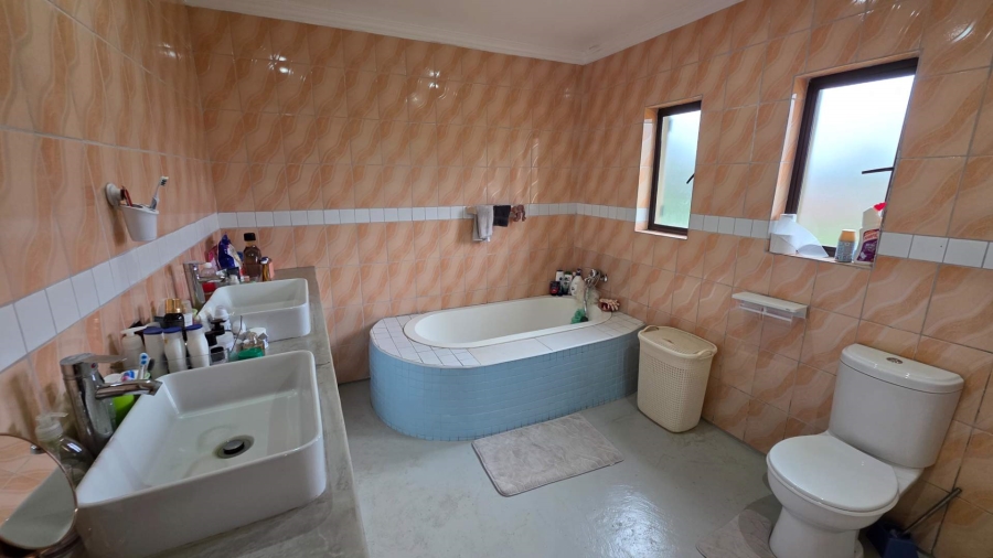4 Bedroom Property for Sale in Broederstroom North West